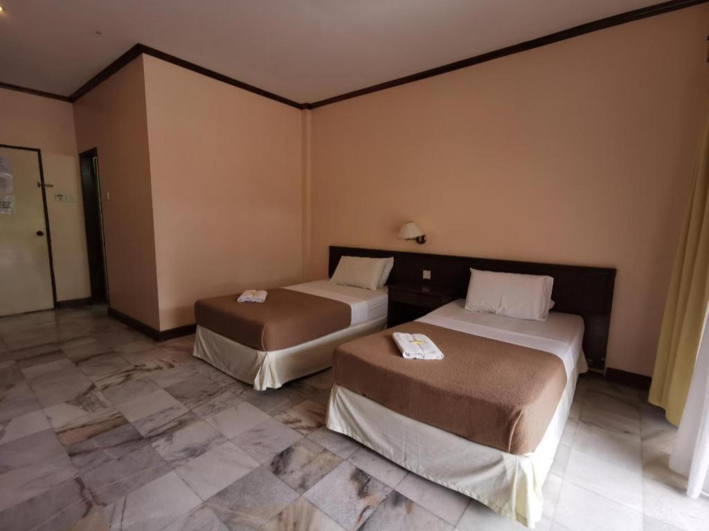 Oyo 89972 Borneo Paradise Beach Hotel Kota Kinabalu Exterior photo